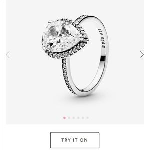 NWOT BRAND NEW IN BOX NEVER WORN 💕